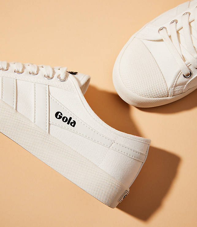 Comfortable shoes for  a vacation to Singapore 