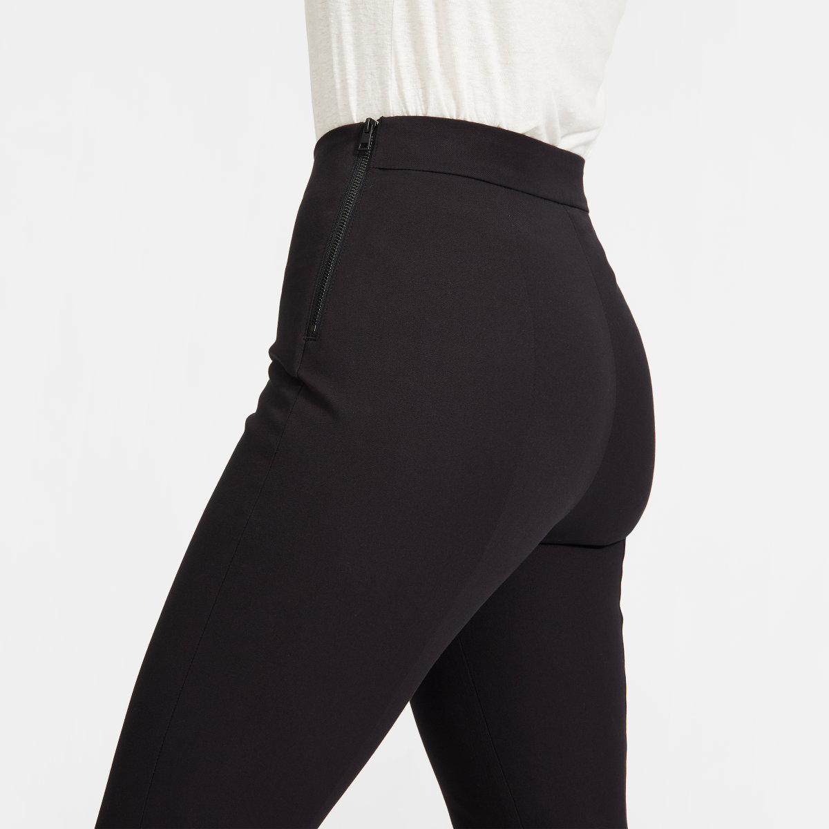 travel pants from everlane 